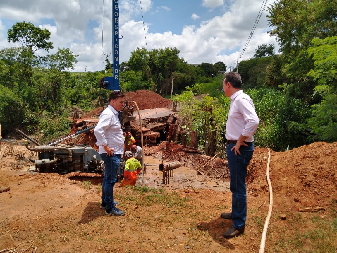 2020214_Carlos Fontes e Prefeito visitam obras de nova ponte